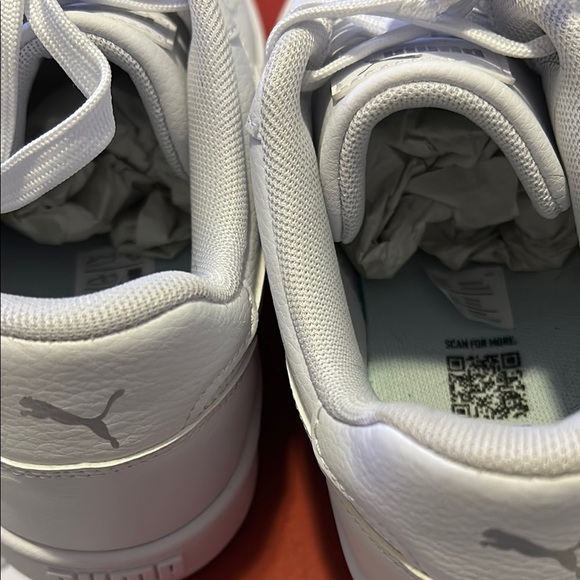 NWT Puma Men's Classic White Caven 2.0 Sneakers - Picture 6 of 8